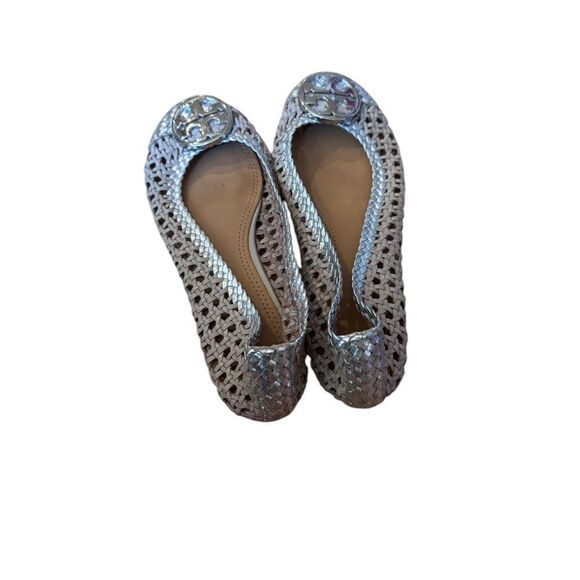 Tory Burch Chelsea Metallic Woven Leather Cap toe Flats in light taupe/silver 6 - Picture 5 of 9